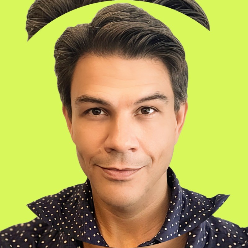 A headshot of Simon Fried.