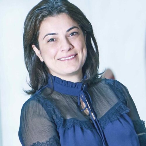 A headshot of Elham Kashefi.
