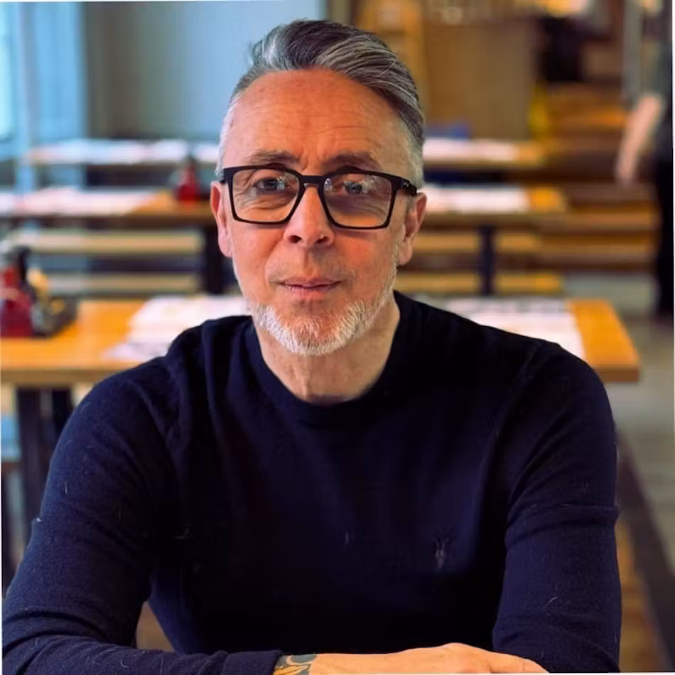 A headshot of Simon Gooch.